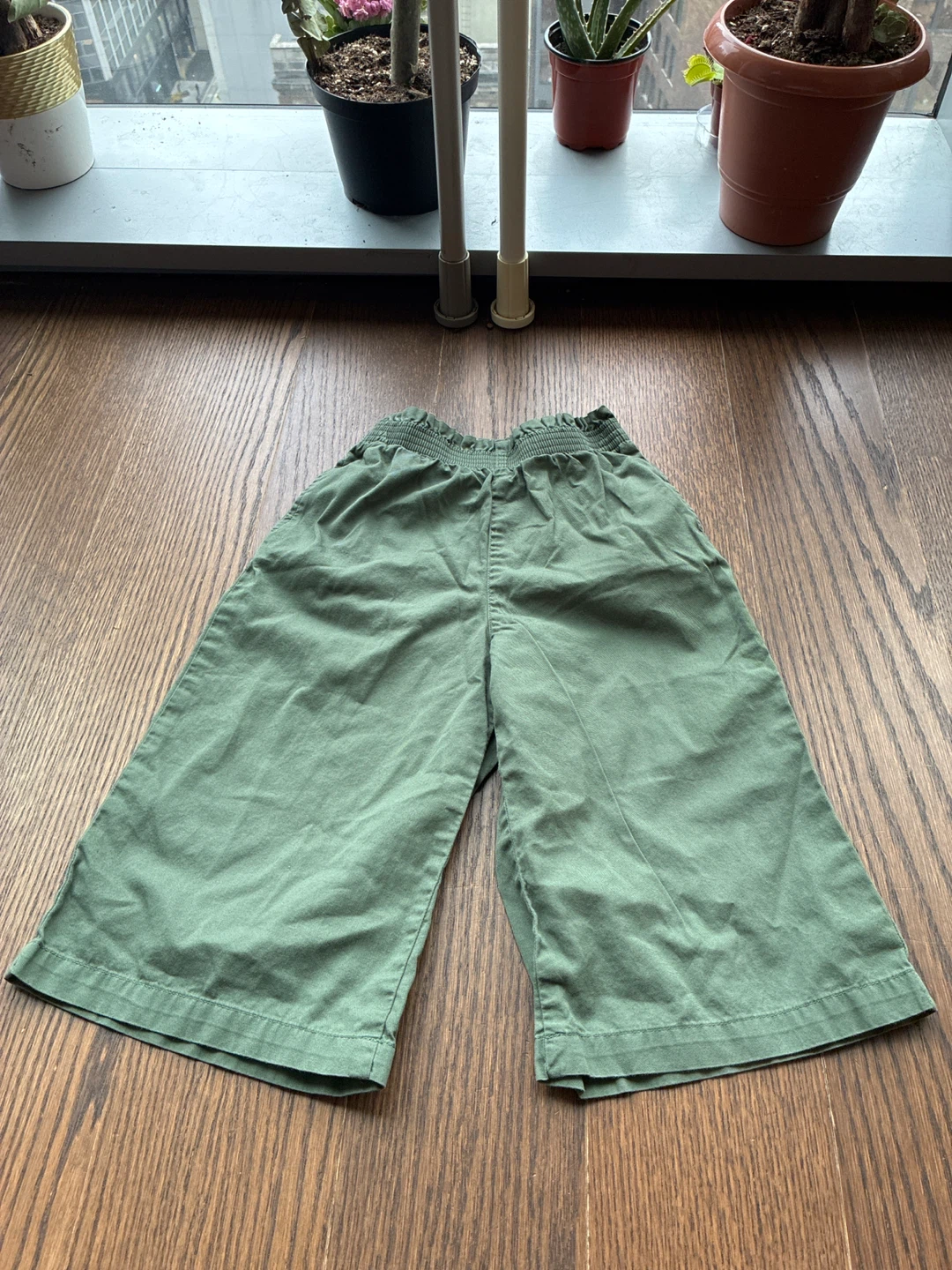 Uniqlo Kids Olive Pants Sz 3-4 Toddler Wide Leg Flared Parachute