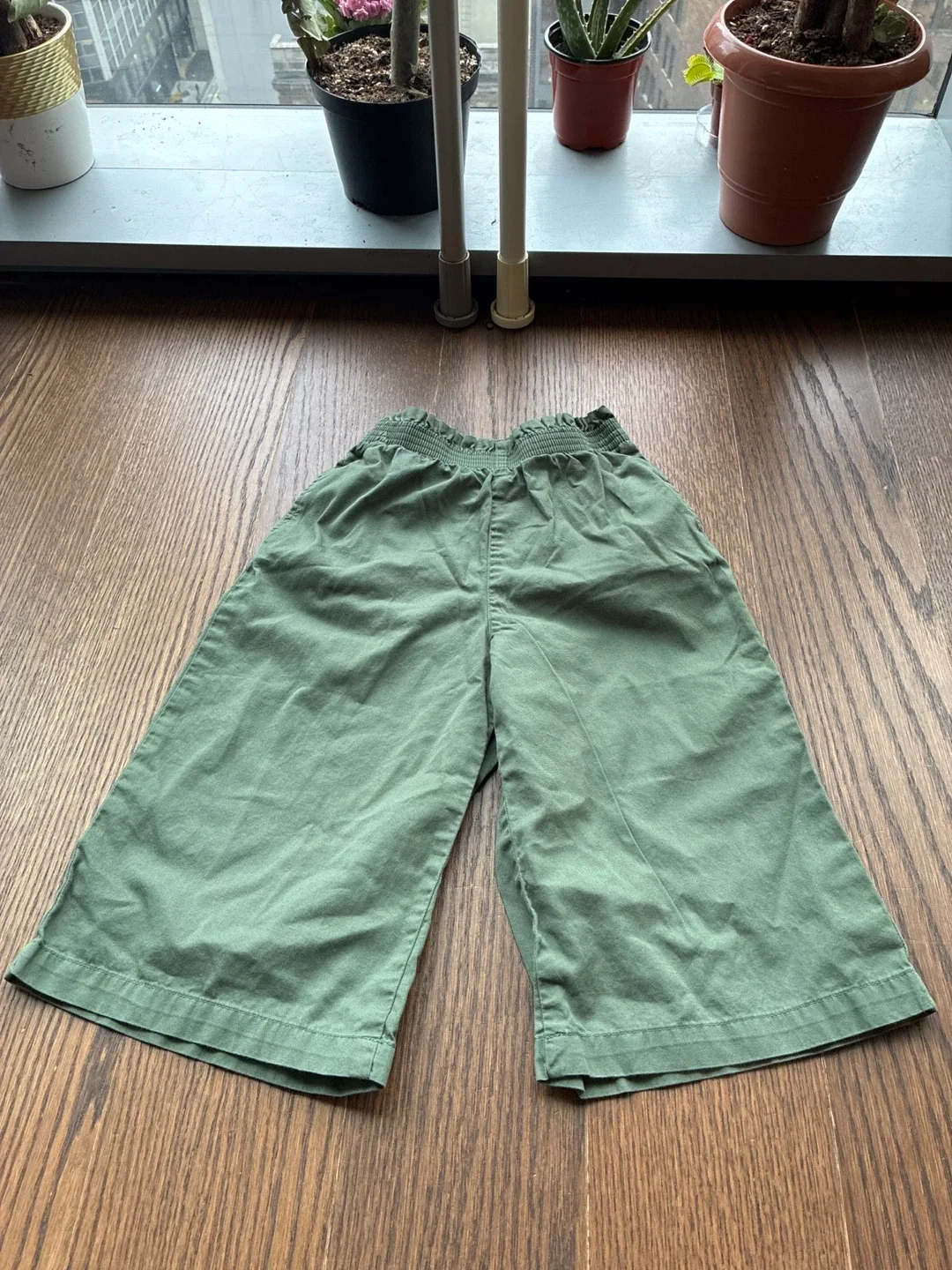 Uniqlo Kids Olive Pants Sz 3-4 Toddler Wide Leg Flared Parachute