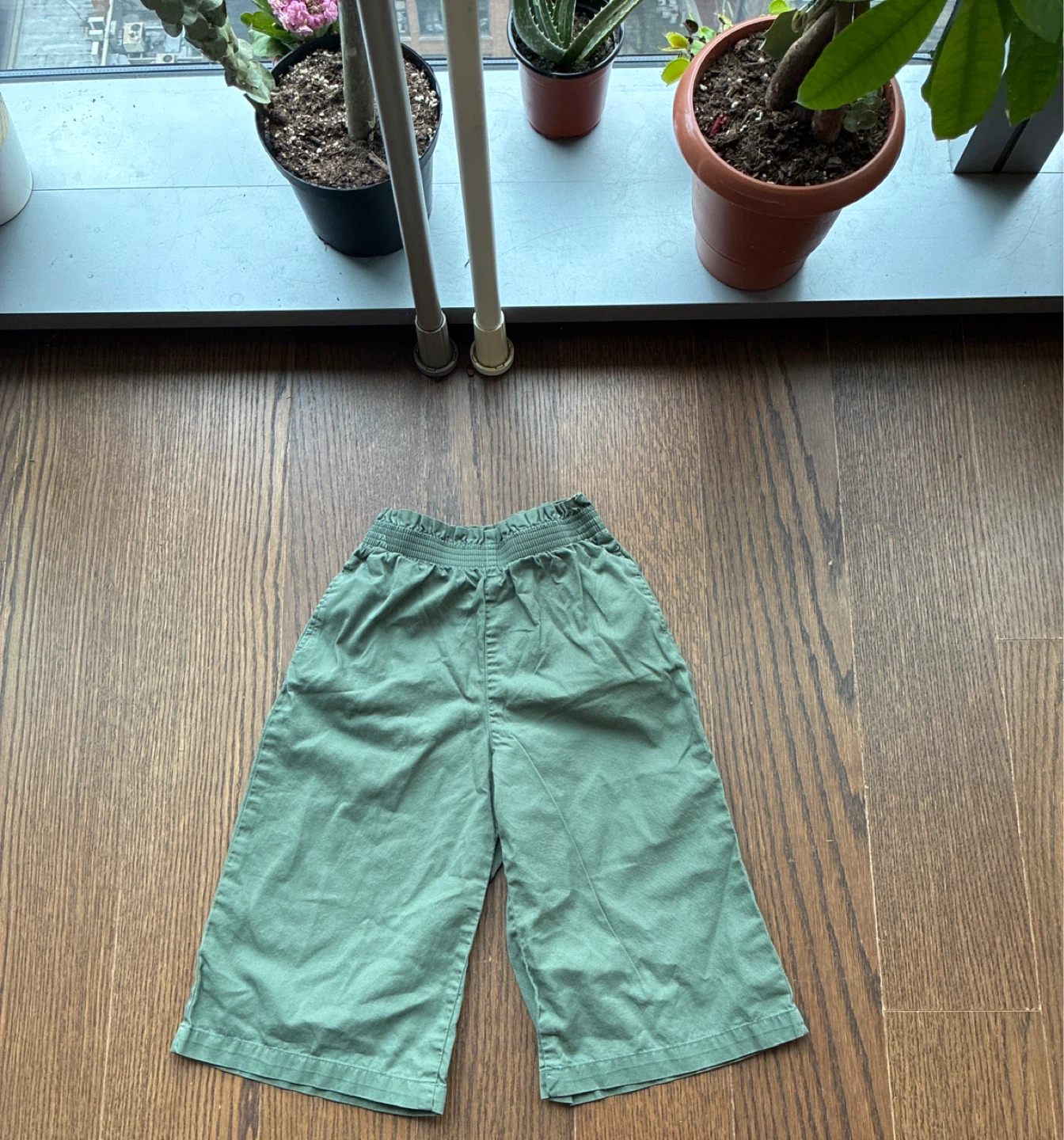 Uniqlo Kids Olive Pants Sz 3-4 Toddler Wide Leg Flared Parachute - photo 2