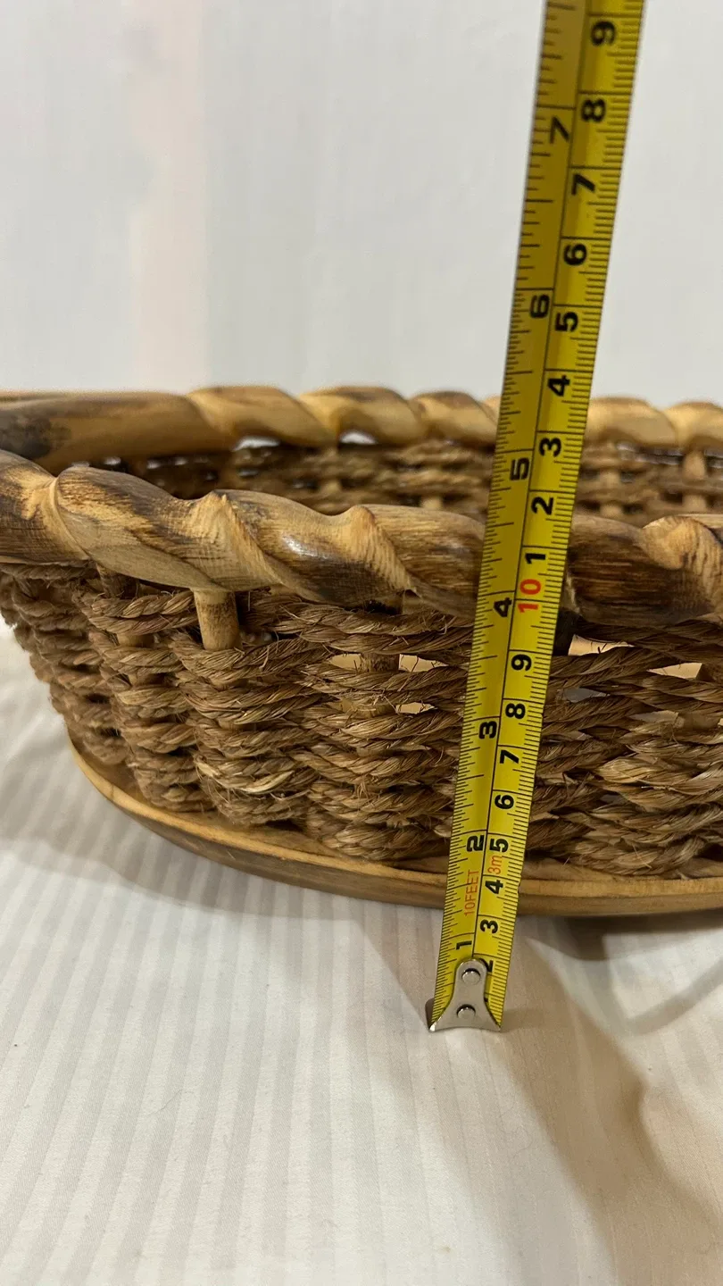 Woven Basket with Wooden Handles image indicator(4)