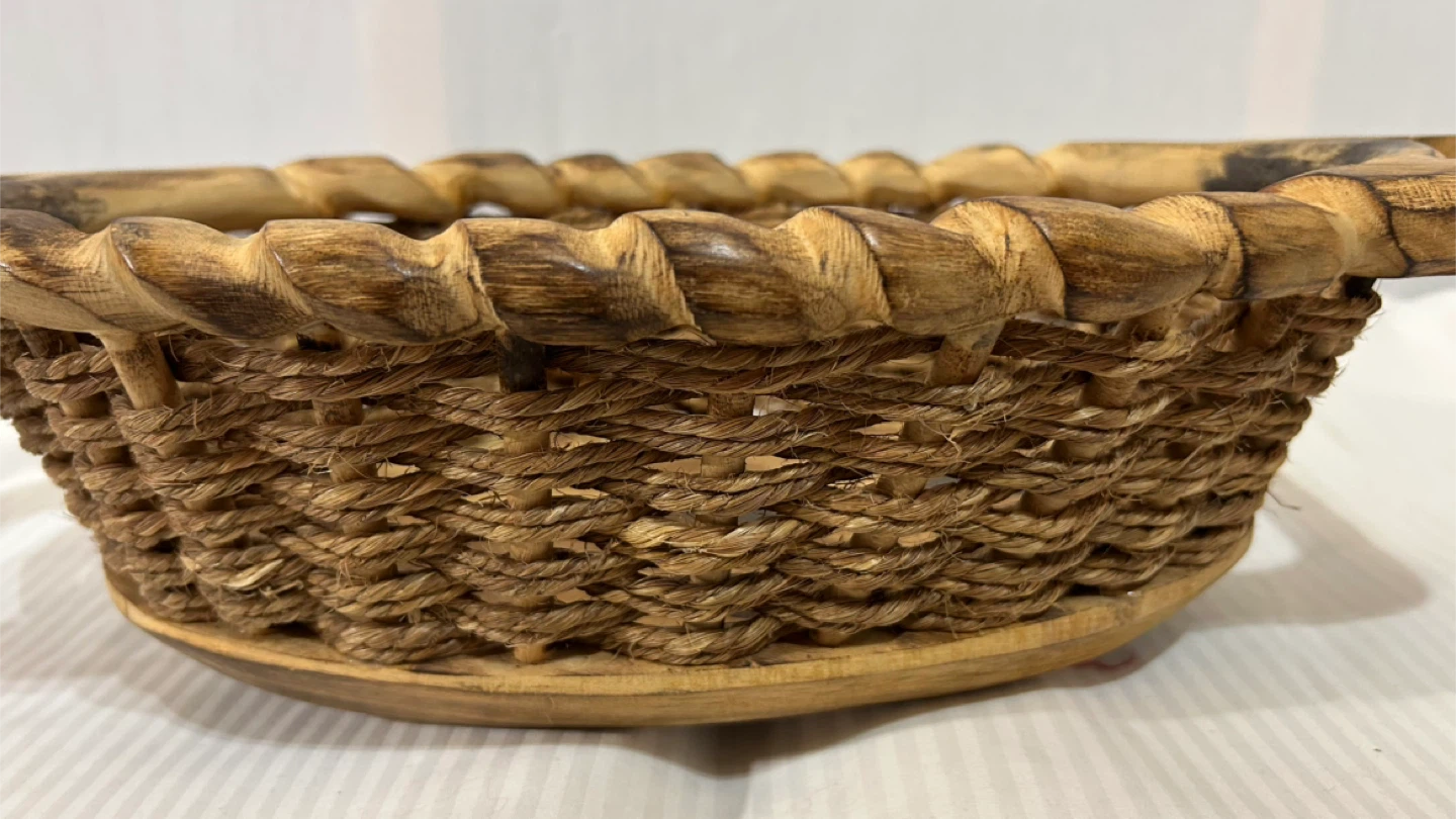 New Woven Basket with Wooden Handles - photo 2