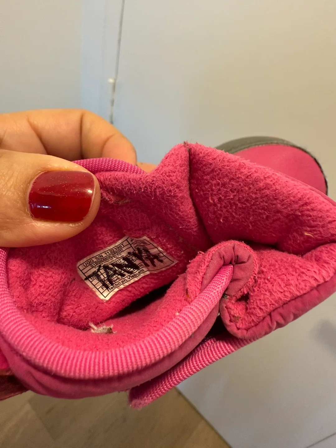 UGG Kids Pink Winter Boots - Size 6 image indicator(3)