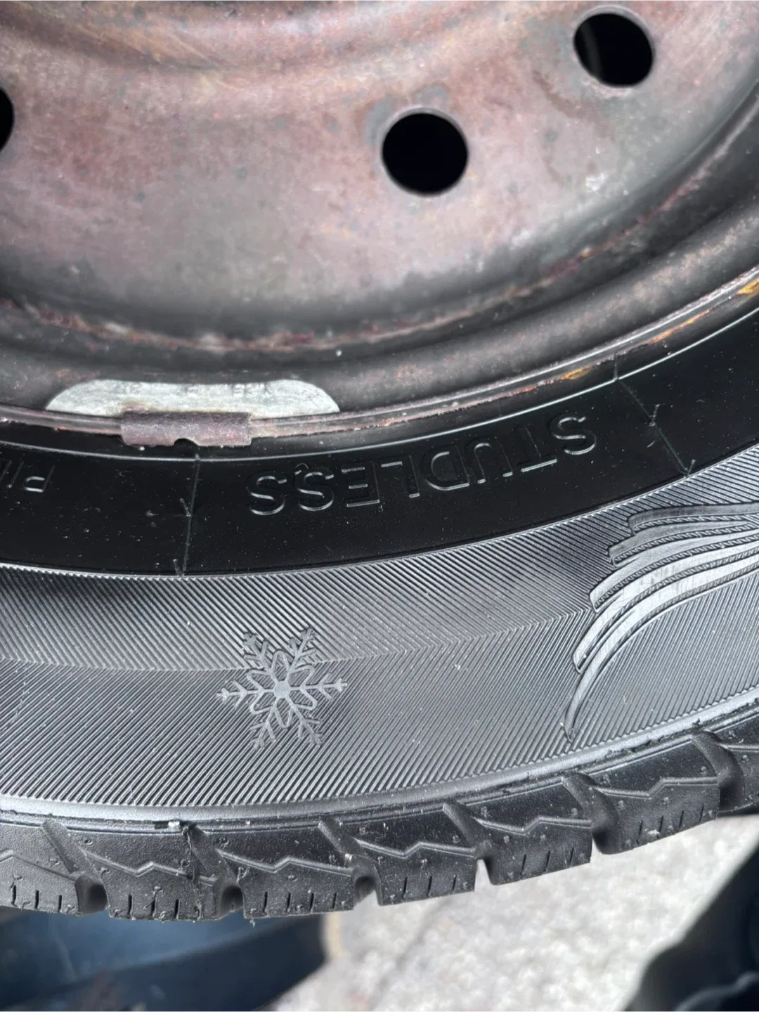 205/60R16 96H Rotalla Studless Winter Tires image indicator(3)