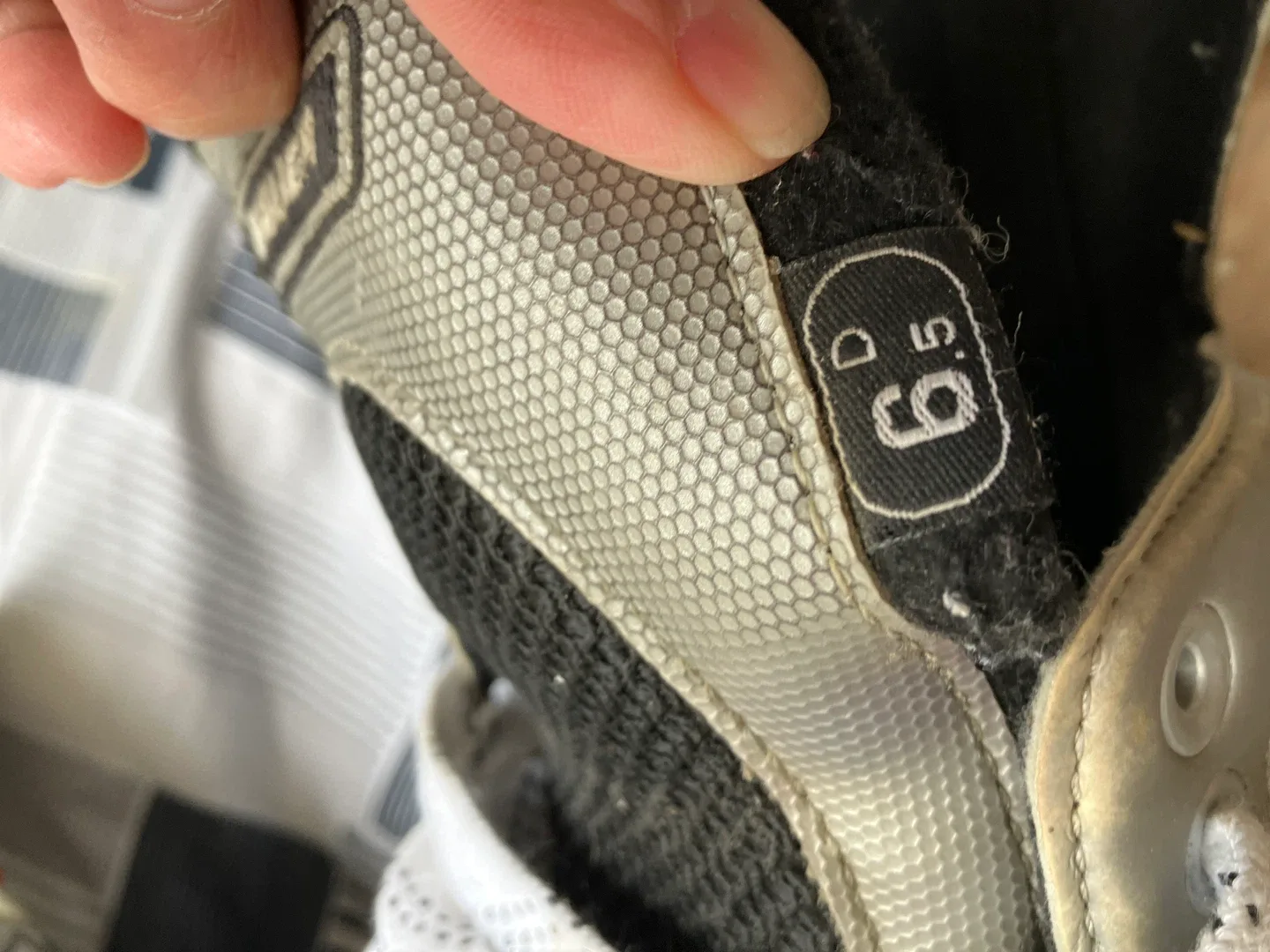 Bauer Ice Skates - Size 6.5 image indicator(2)