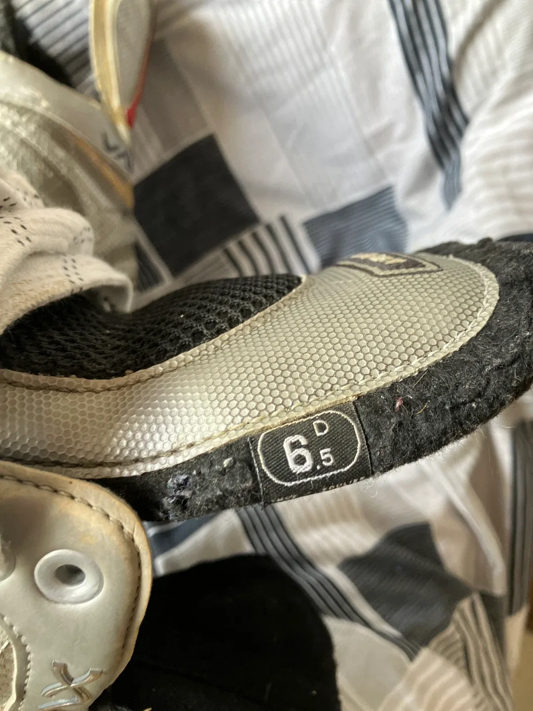 Bauer Ice Skates - Size 6.5 image indicator(3)