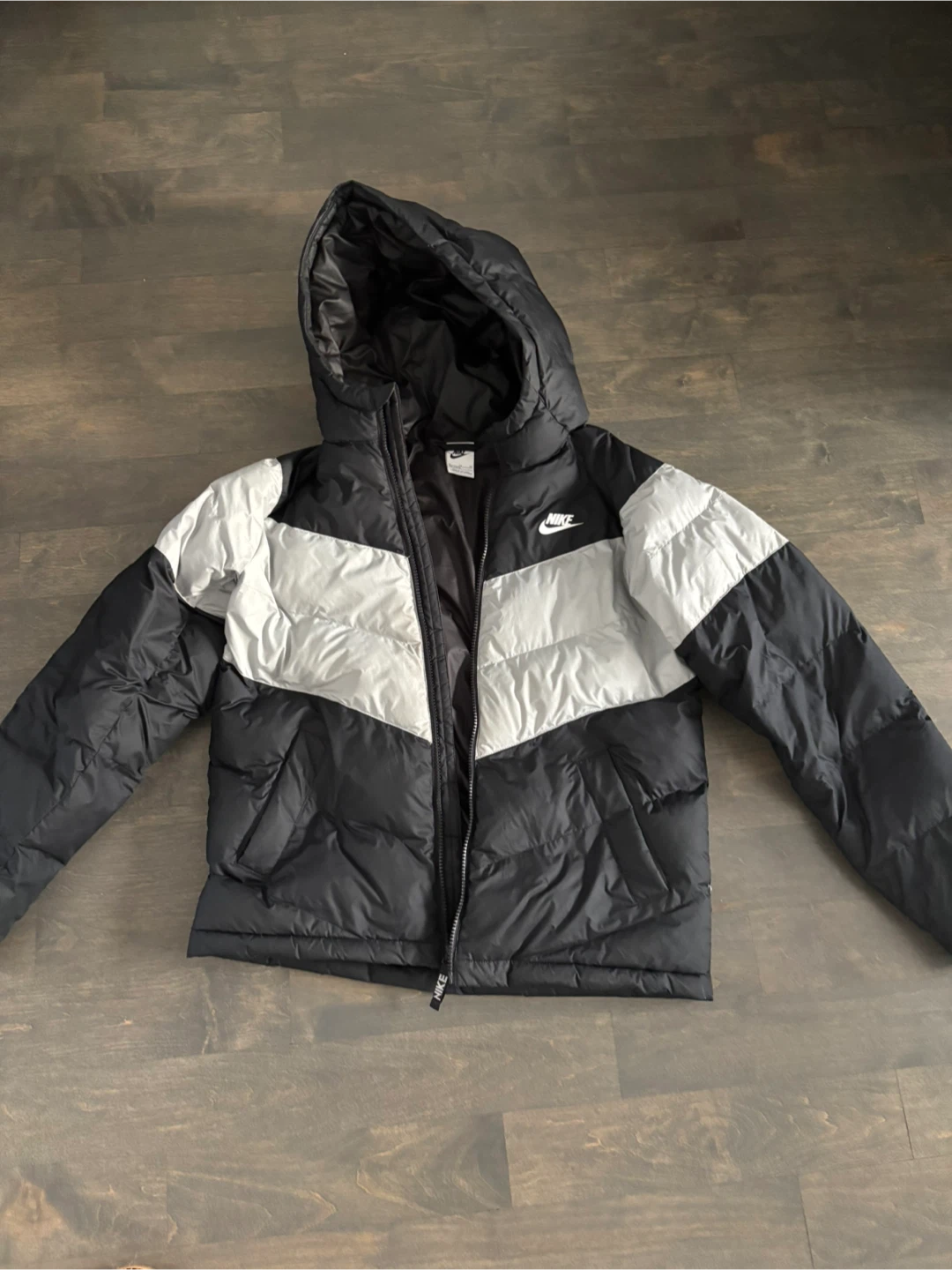 Youth Nike puffer coat - size XL