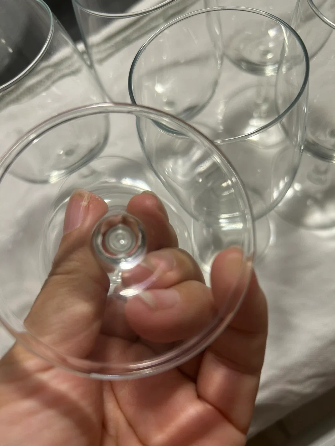 Set of 6 Wine Glasses image indicator(3)