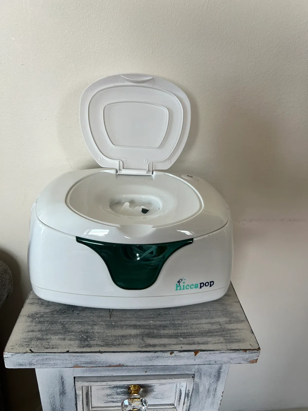 Hiccapop Wipe Warmer with Green Accent image indicator(4)