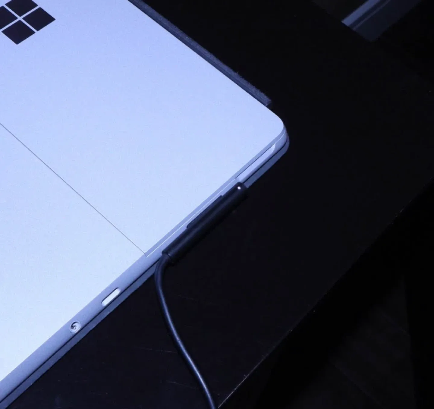 Microsoft Surface Pro 7 image indicator(8)