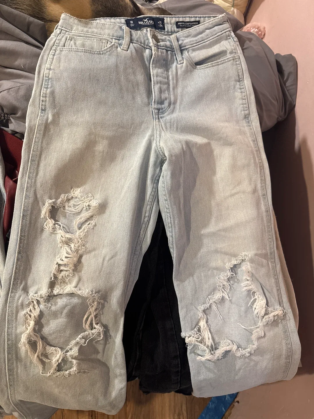 Hollister Ultra High Rise Mom Jeans W25 L27 image indicator(4)
