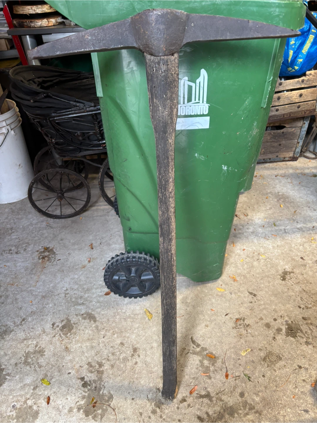 Antique Iron Pick Axe !