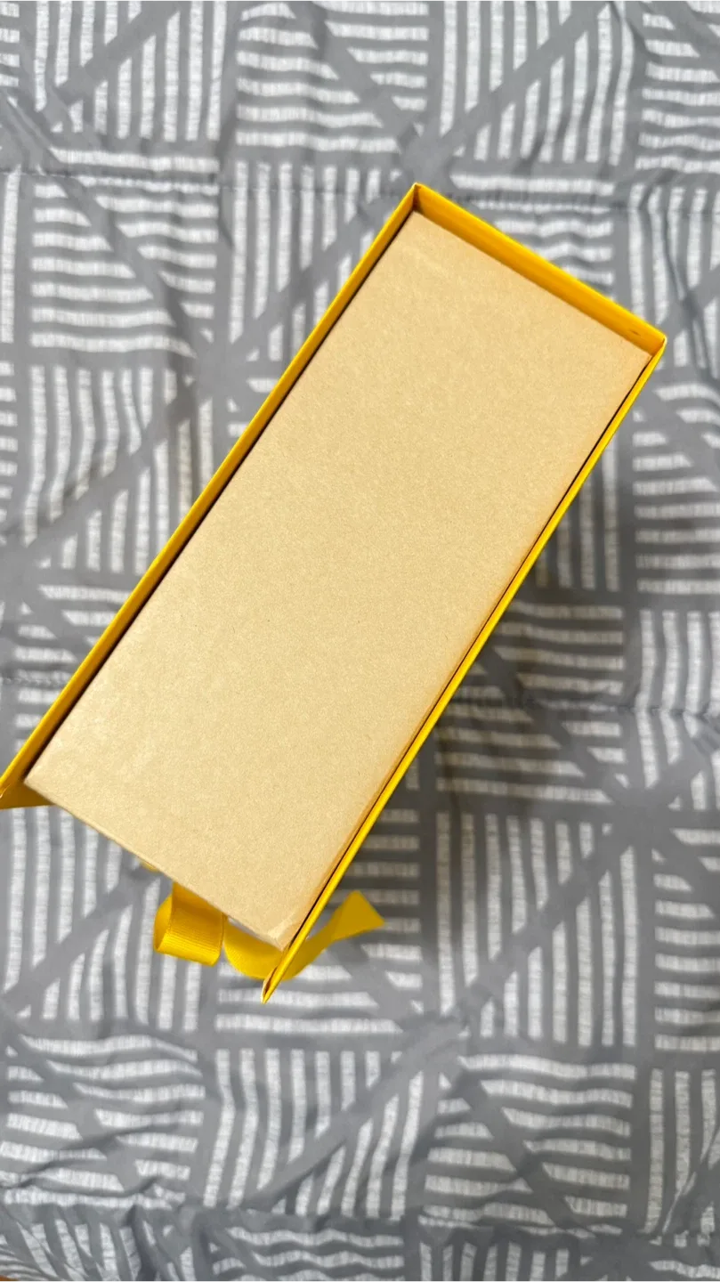 L'Occitane Gift Box - Yellow image indicator(4)