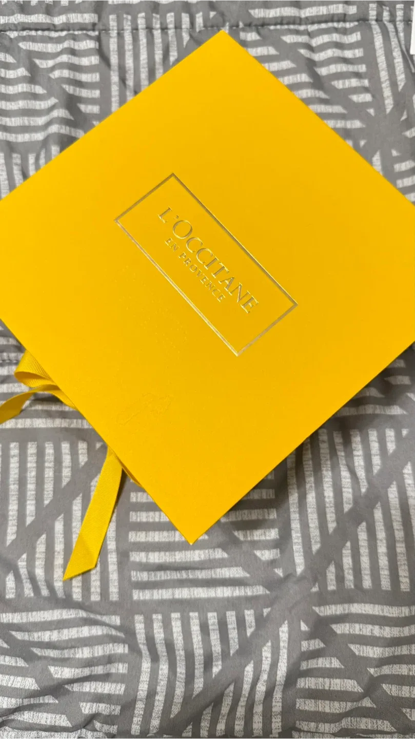 L'Occitane Gift Box - Yellow image indicator(2)