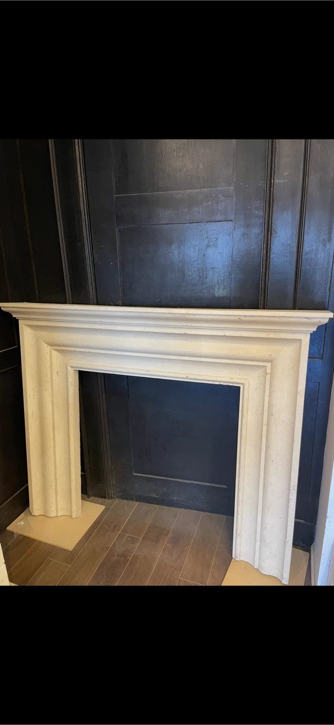 Fireplace mantel