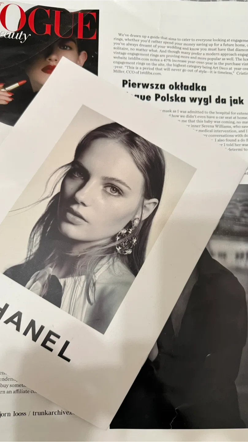 Perfect newspaper background for stunning and artistic photos. image indicator(4)