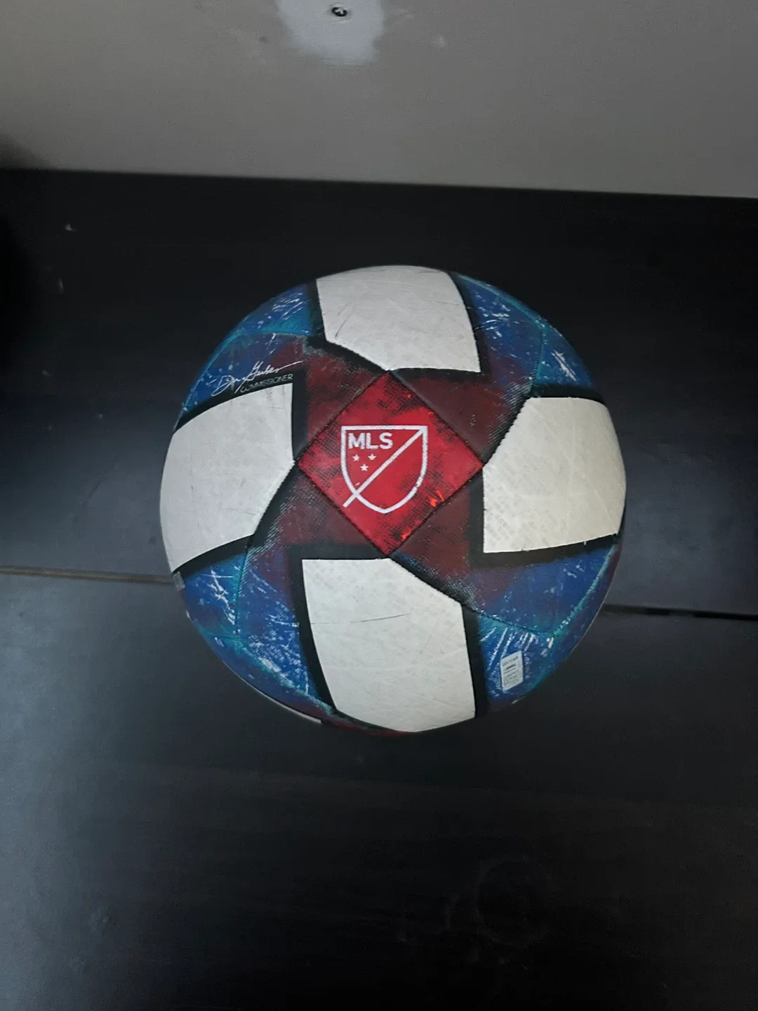 Adidas Nativo Top Capitano Soccer Ball image indicator(2)