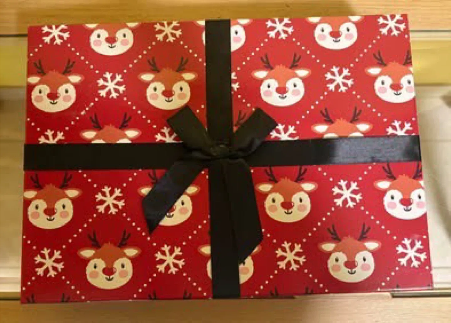 Christmas gift box (Never used) (Giving away for FREE) thumbnail