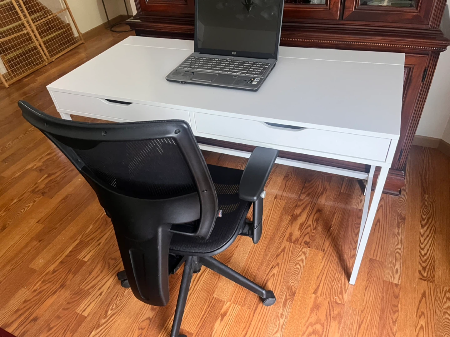 White Desk & Black Office Chair - photo 2