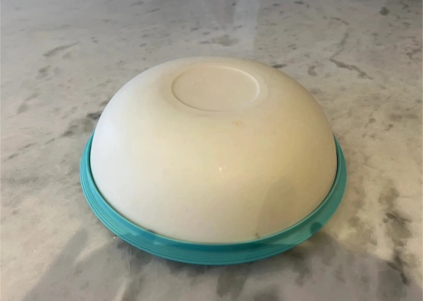 Tupperware Brand: Large Servalier Bowl with Lid - Teal/White image indicator(3)