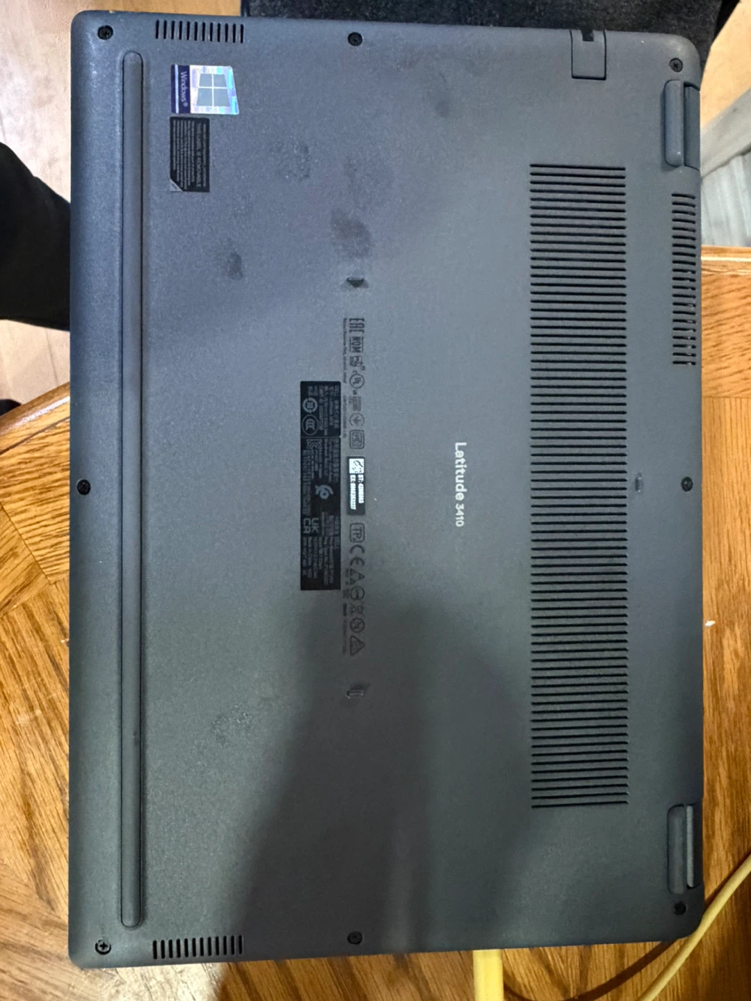 Dell Latitude 3410 Laptop - photo 4