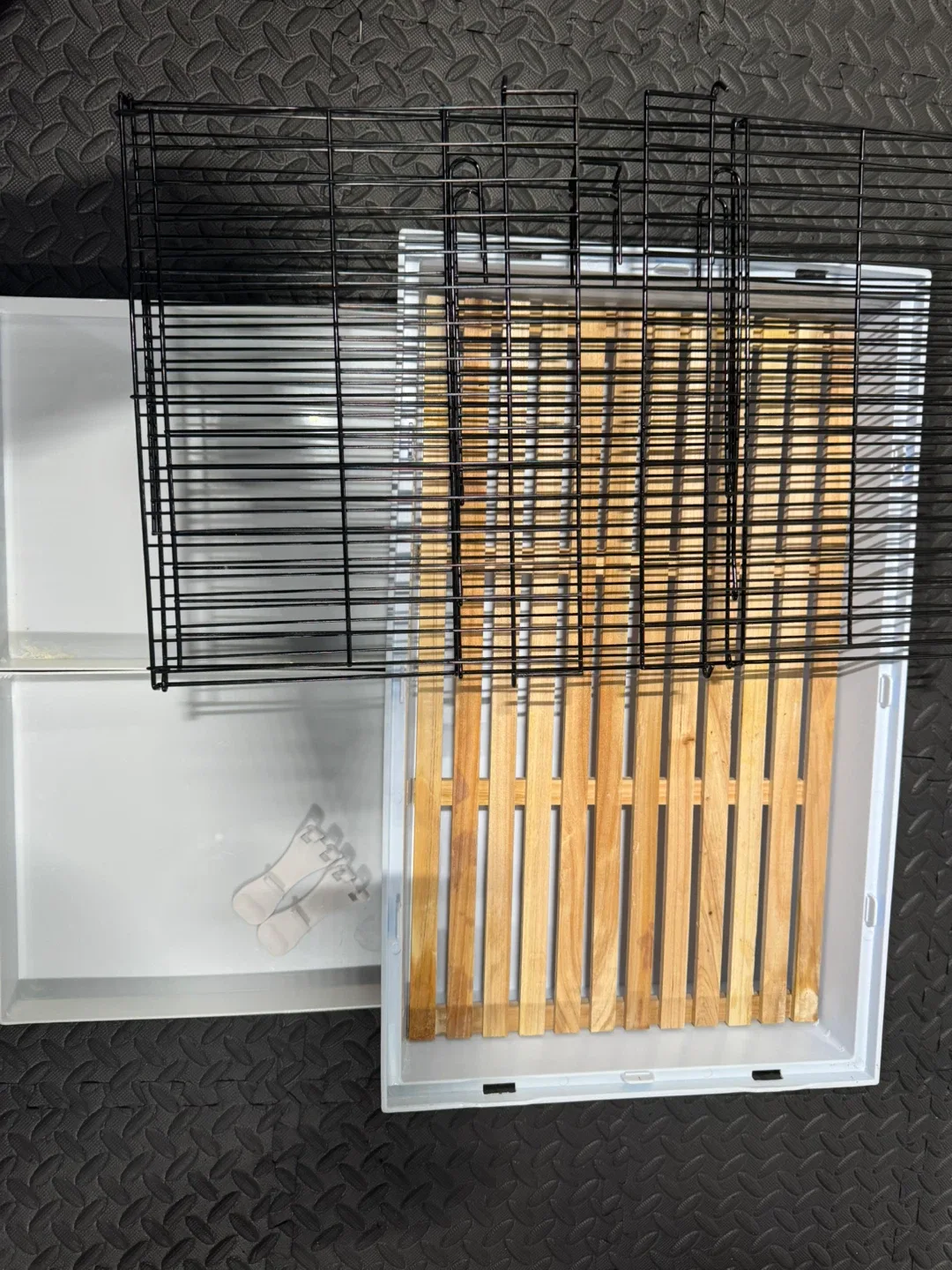 RABBIT GUINEA PIG BUNNY CAGE W. WOOD FLOORS image indicator(2)