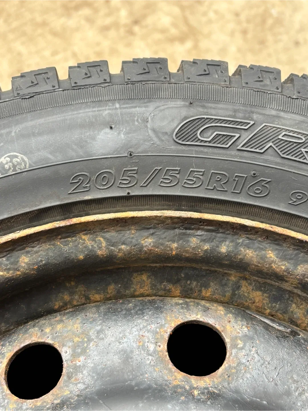 Grip 205/55R16 91H Winter Tires - Set of 4 image indicator(3)