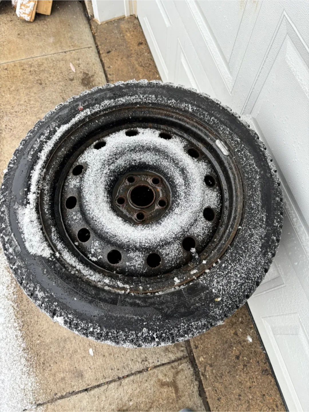 Grip 205/55R16 91H Winter Tires - Set of 4 image indicator(5)