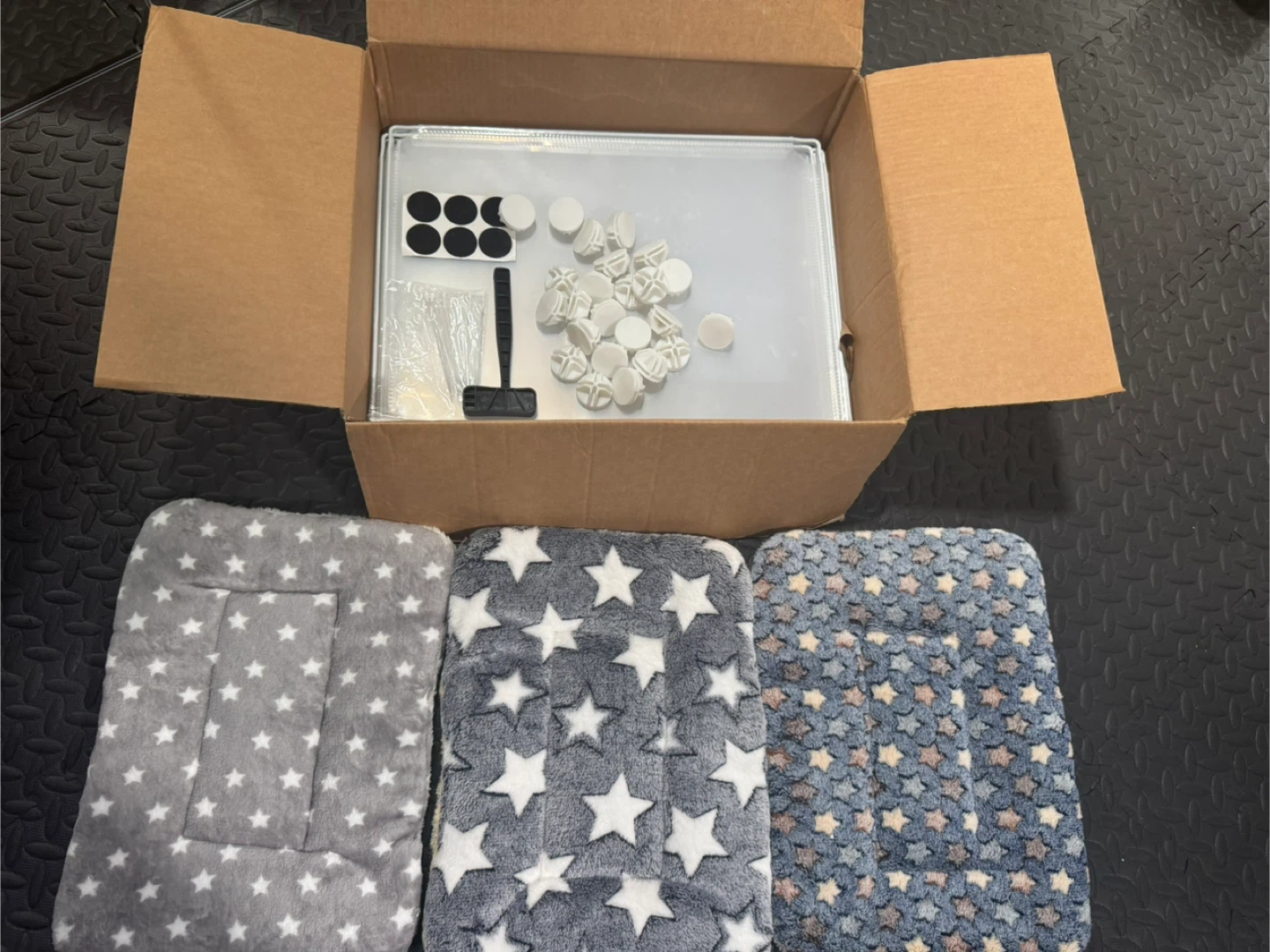 PORTABLE DIY PLAYPEN FOR SMALL ANIMAL PLUS BEDS