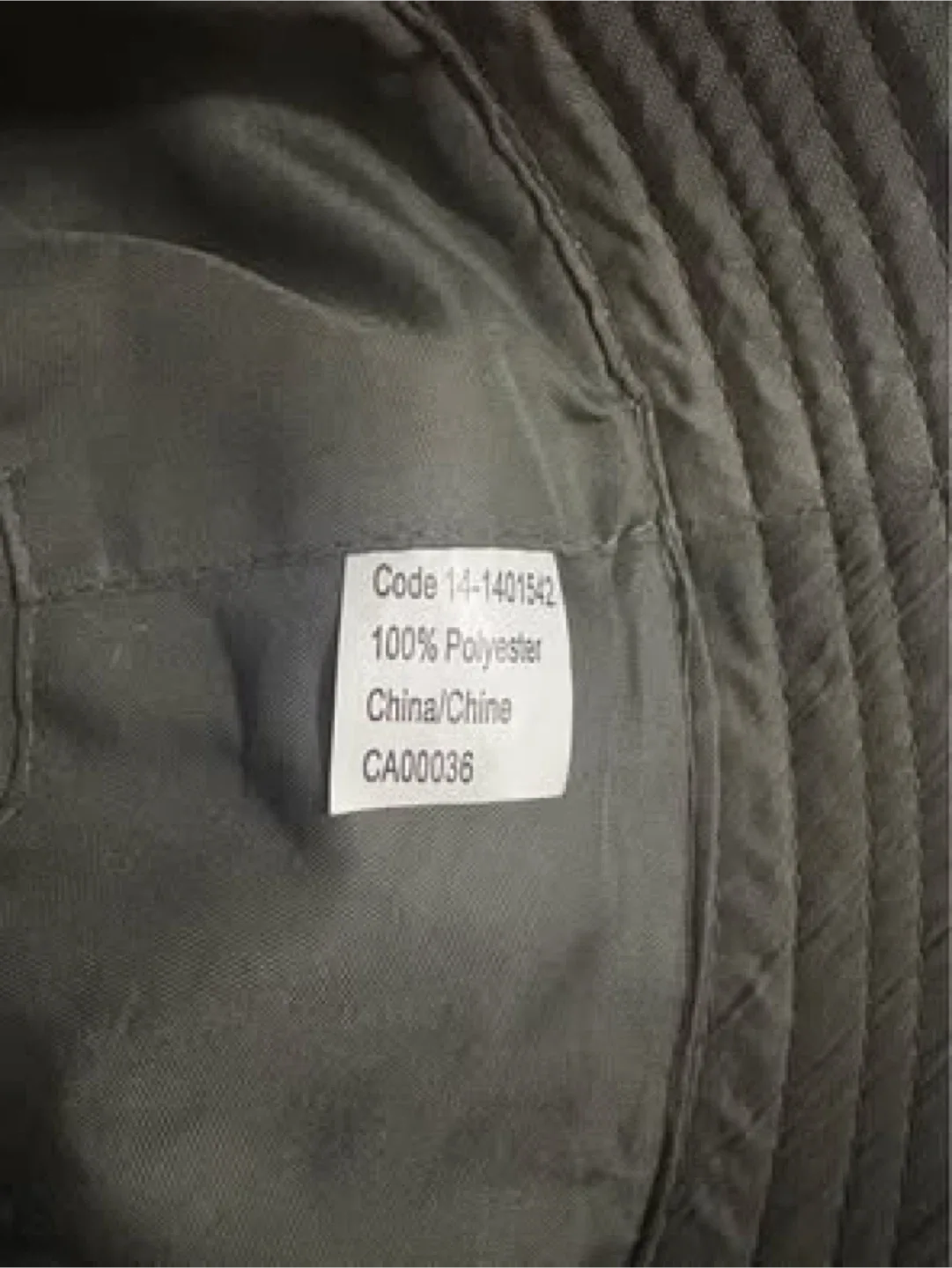 Bucket hat (New)(Tags still attached)(FREE) image indicator(2)