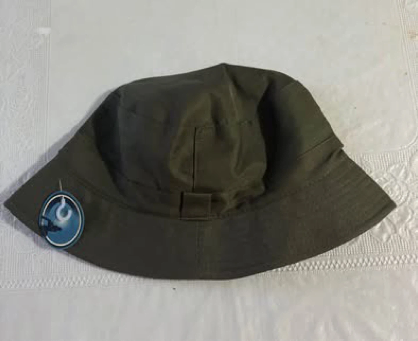 Bucket hat (New)(Tags still attached)(FREE)
