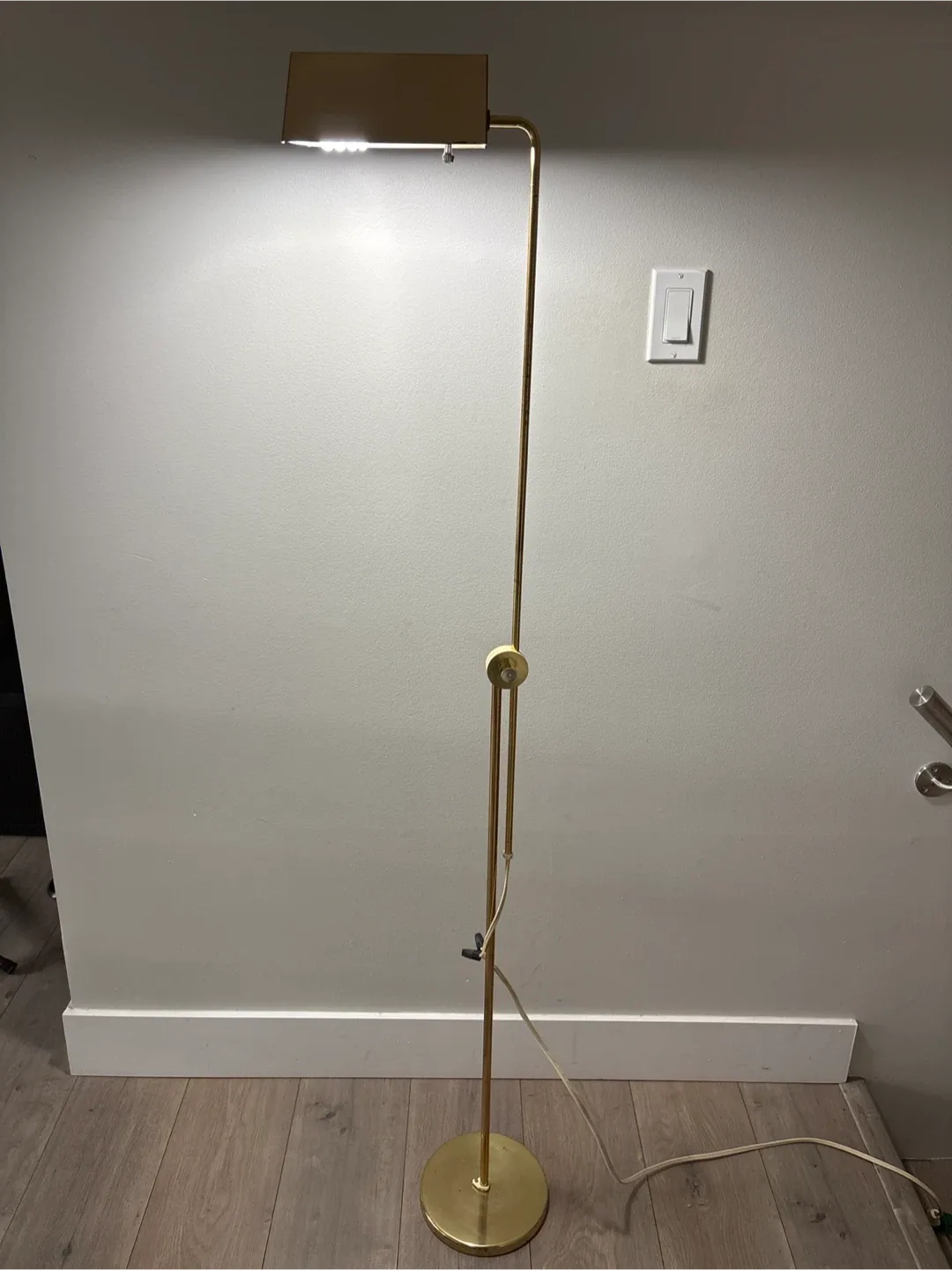 Vintage Solid Brass Adjustable Floor Lamp image indicator(7)