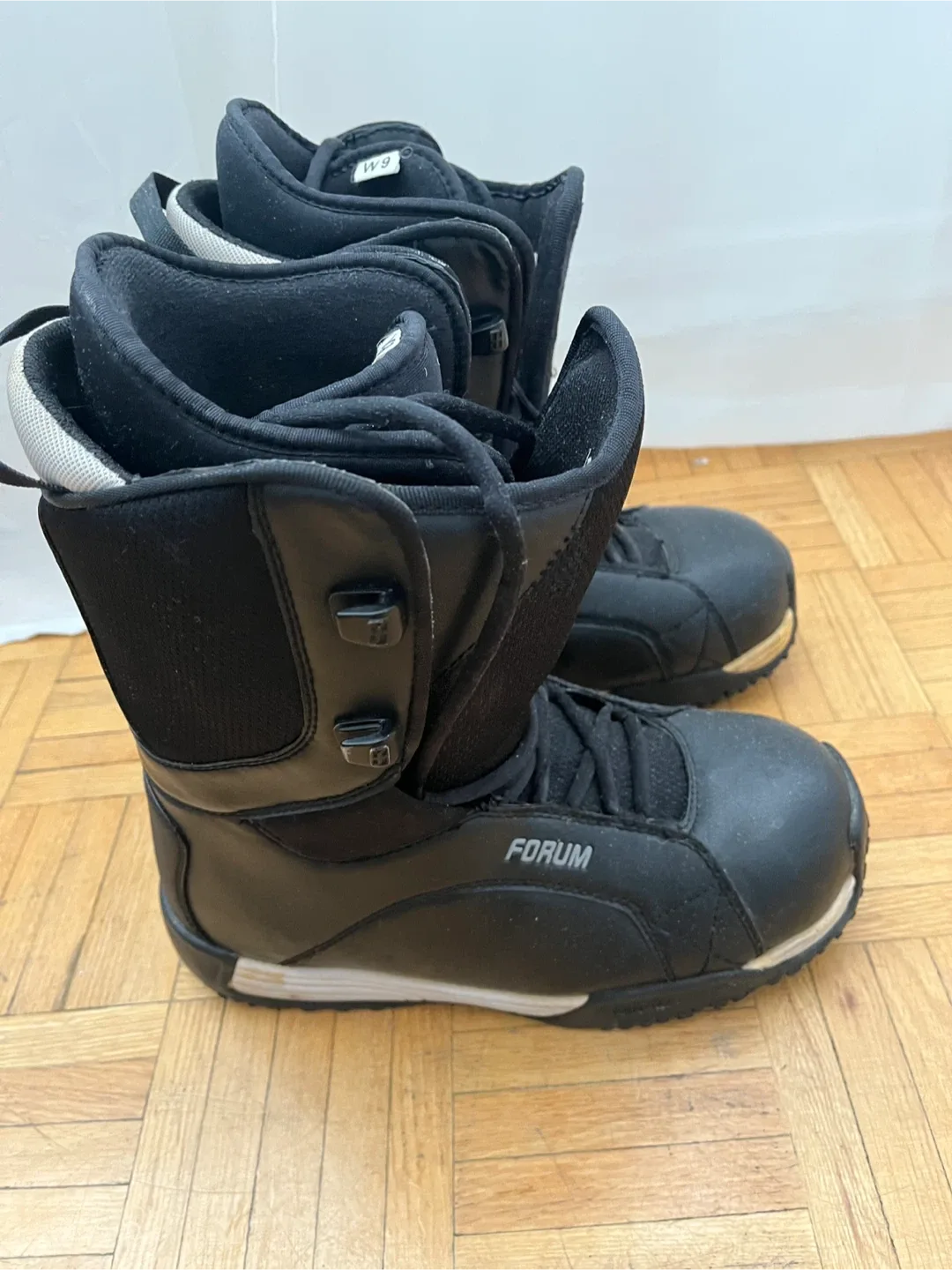 Women's Snowboard Boots - Size 9 image indicator(5)