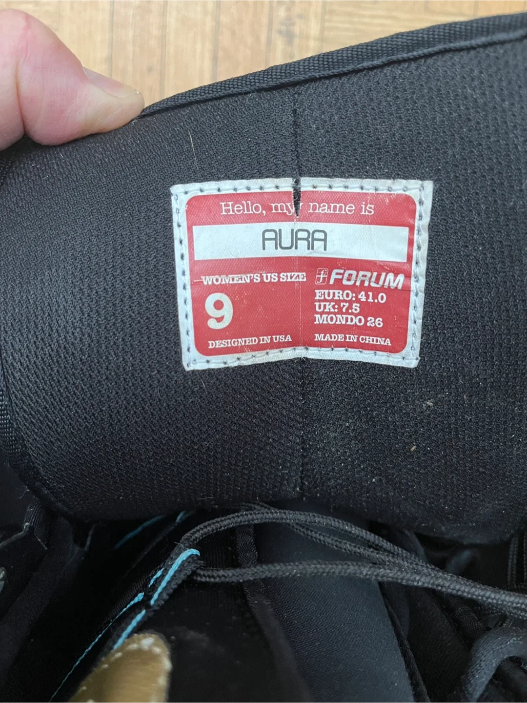 Women's Snowboard Boots - Size 9 image indicator(3)