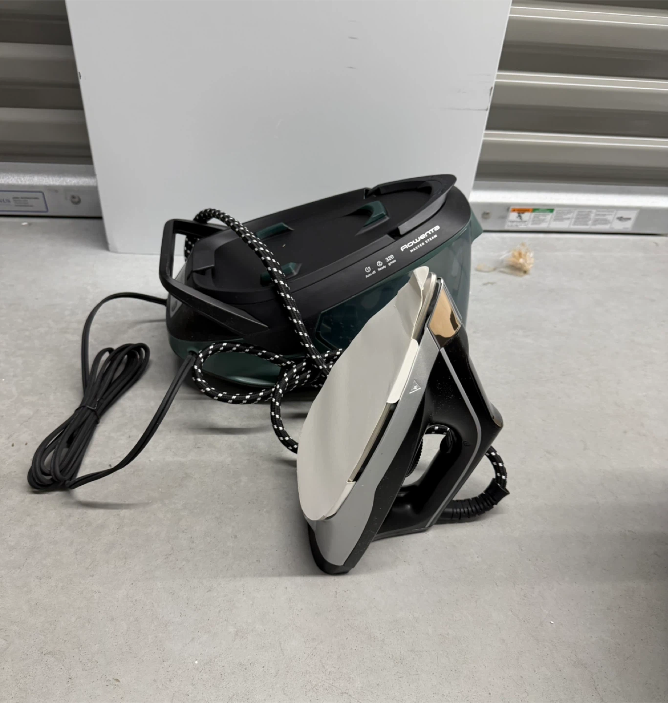 Rowenta Master Steam Generator Iron – 1.7L Station. - photo 2