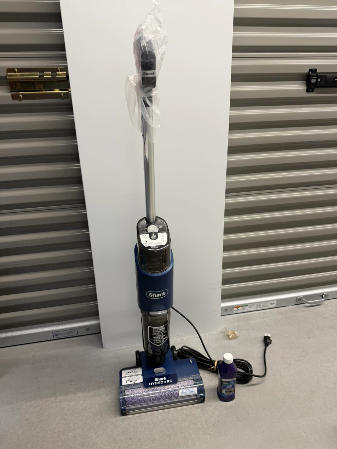 Shark HydroVac XL 3-in-1 Vacuum, mop and self-Cleaning System - photo 3