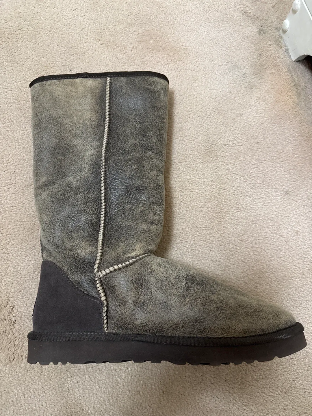 UGG Classic Boot - Size 11 thumbnail