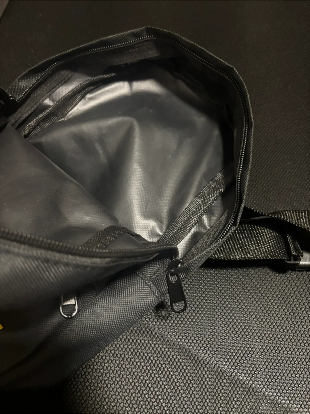 Stussy Sling Bag image indicator(6)