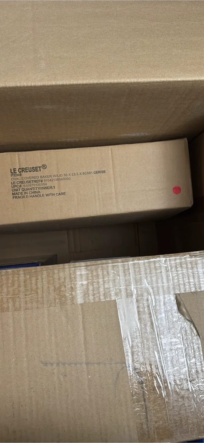 Le Creuset Oval Covered Baker - Marseille Blue/Cerise Red image indicator(3)