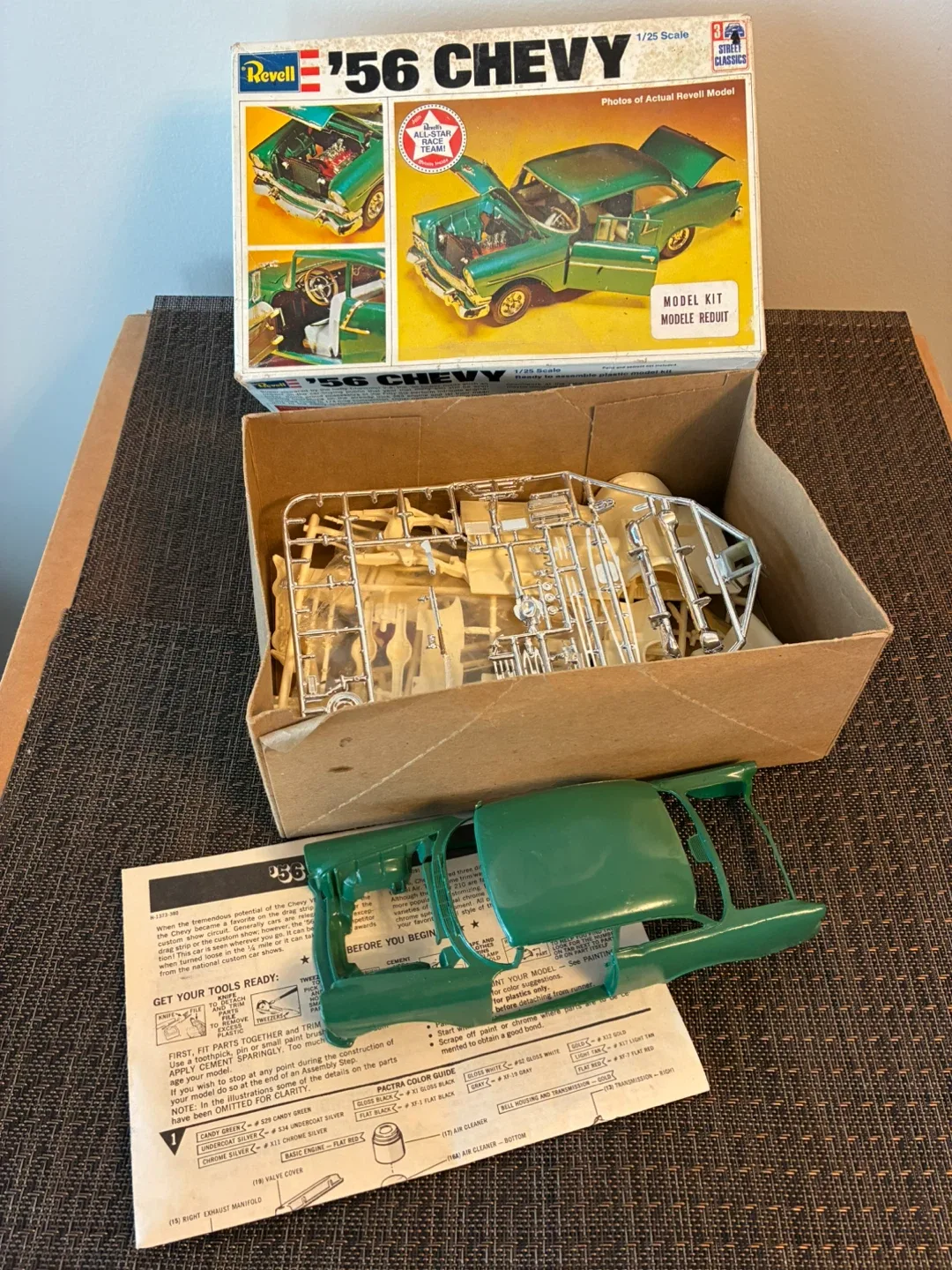 Revell '56 Chevy 1/25 Scale Model Kit image indicator(3)