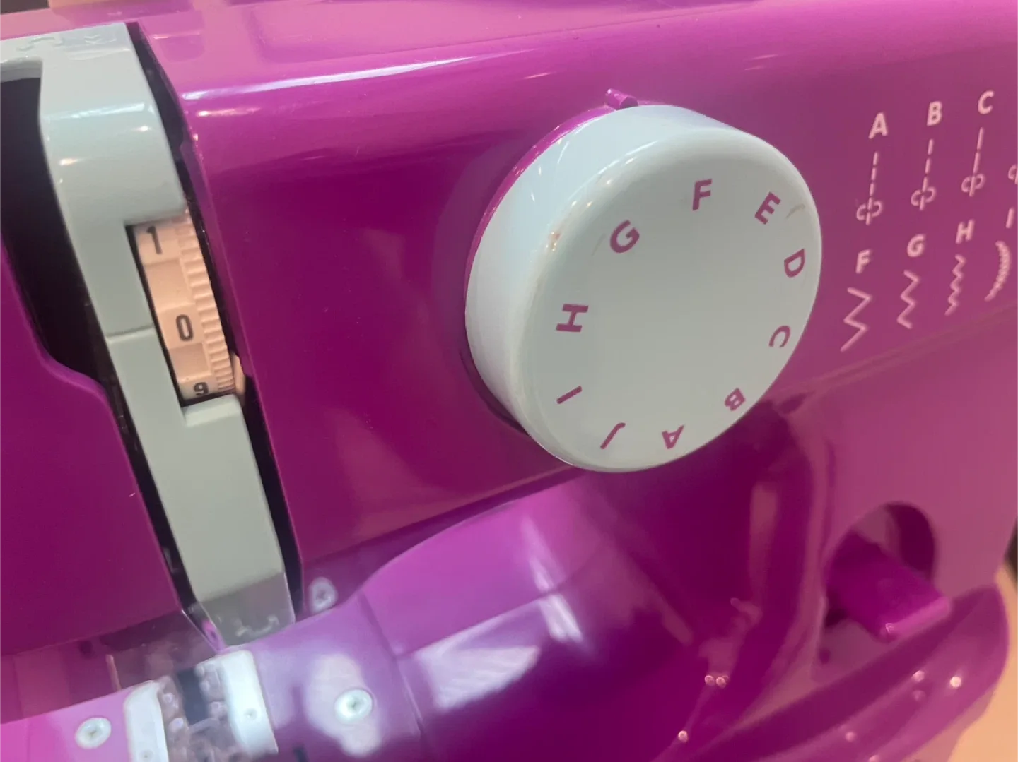 Janome 525B Sewing Machine - Purple image indicator(3)