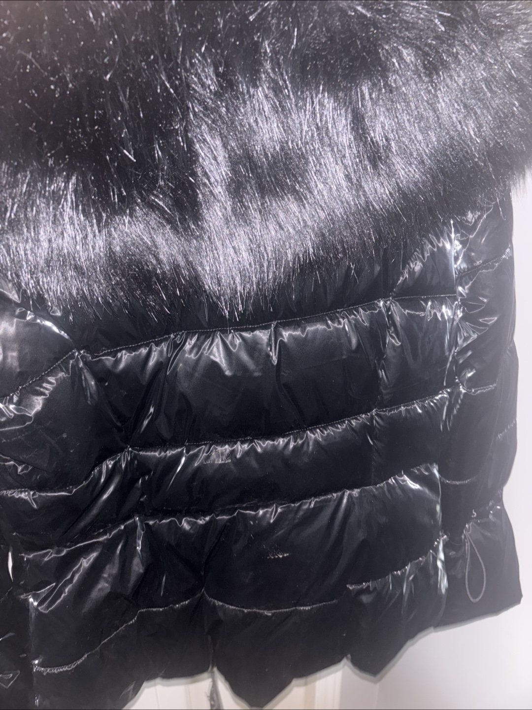 Guess Black Puffer Jacket with Faux Fur - Size L - photo 3