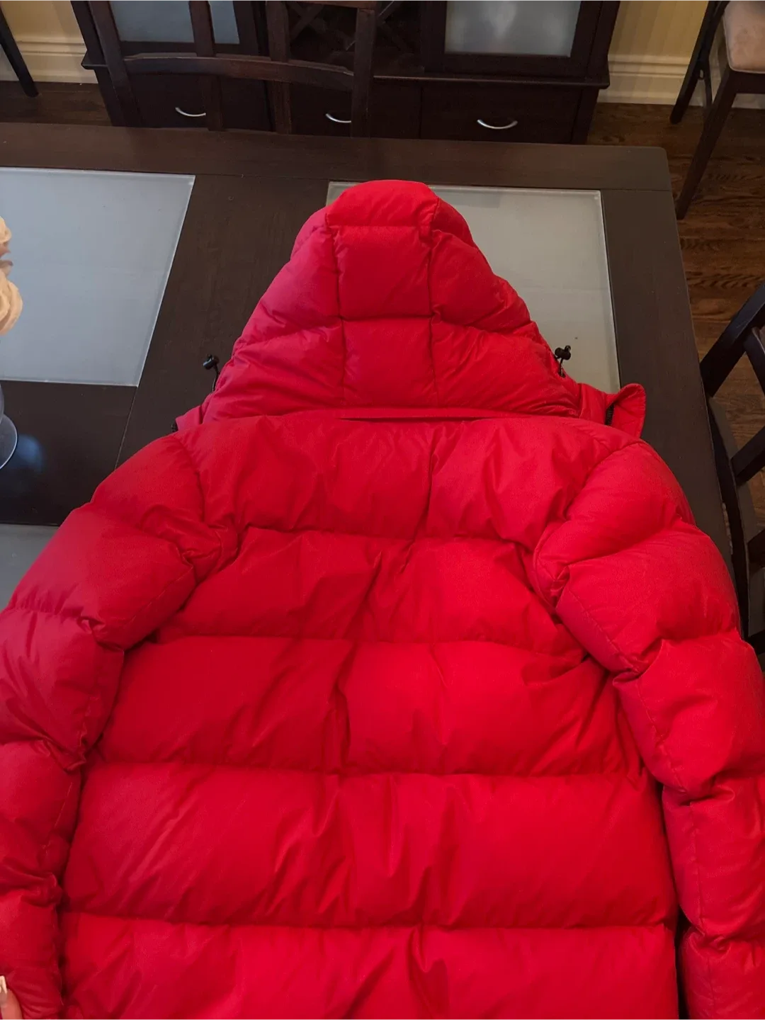 Aritzia Red Super puff image indicator(2)