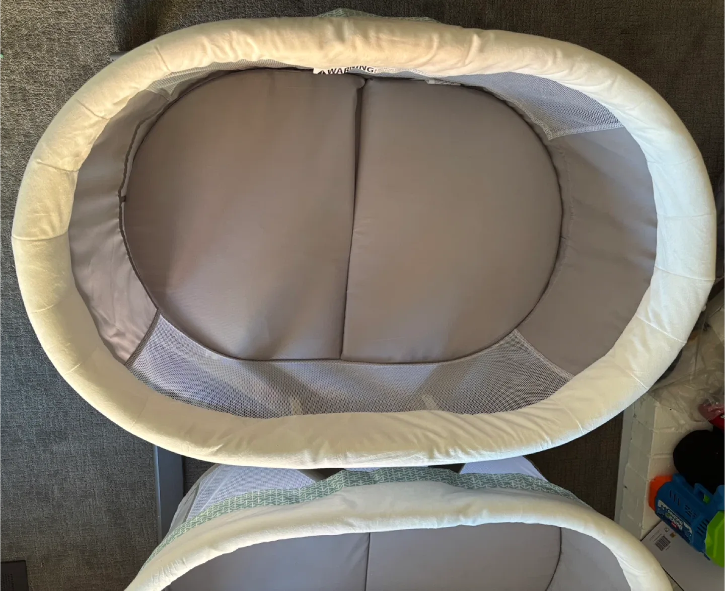 Ingenuity Foldaway Rocking Wood Bassinet image indicator(4)