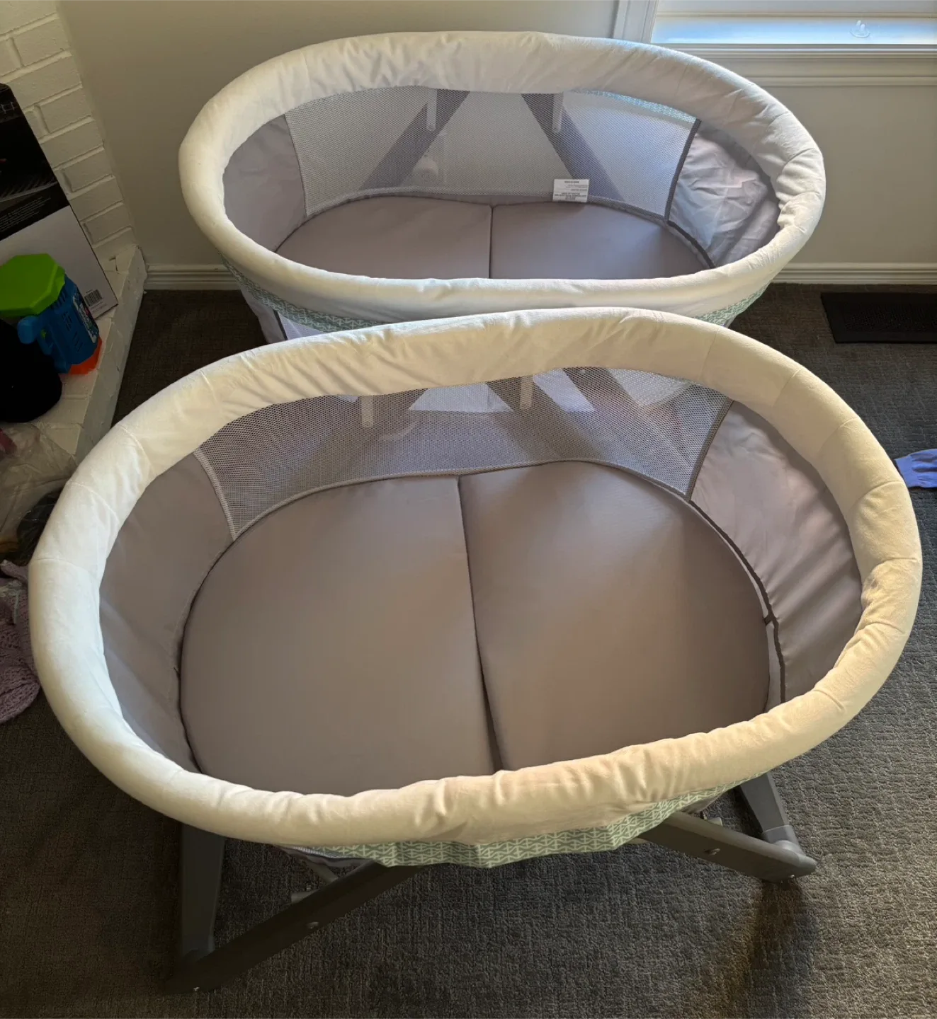 Ingenuity Foldaway Rocking Wood Bassinet image indicator(3)