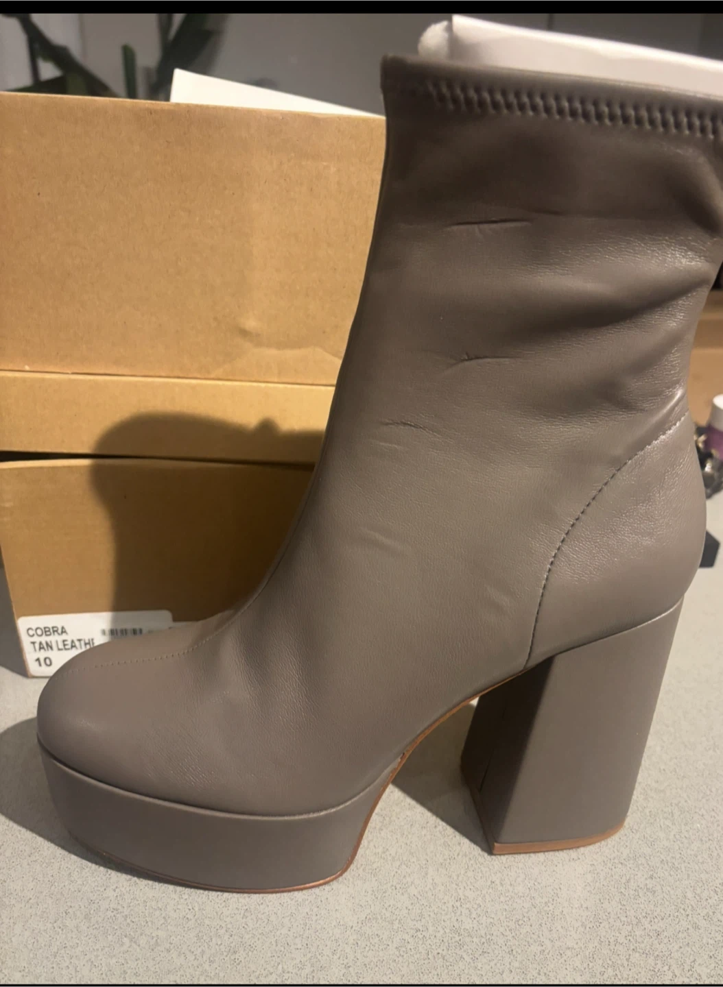 New Steve Madden Cobra Tan Leather Platform Boots - Size 10 - photo 3