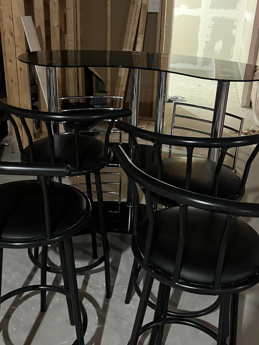 Black Bar Table with 4 bar chairs