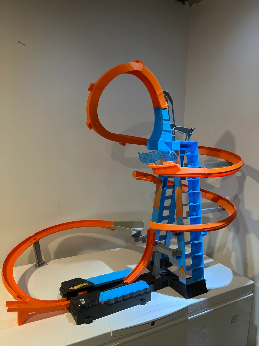 Hot Wheels Sky Crash Tower Track Set