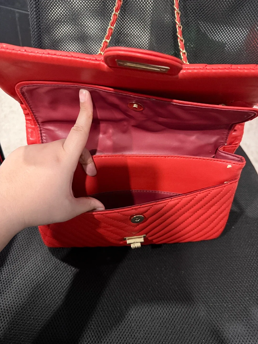 Caleesa Red Chevron Quilted Chain Bag image indicator(8)