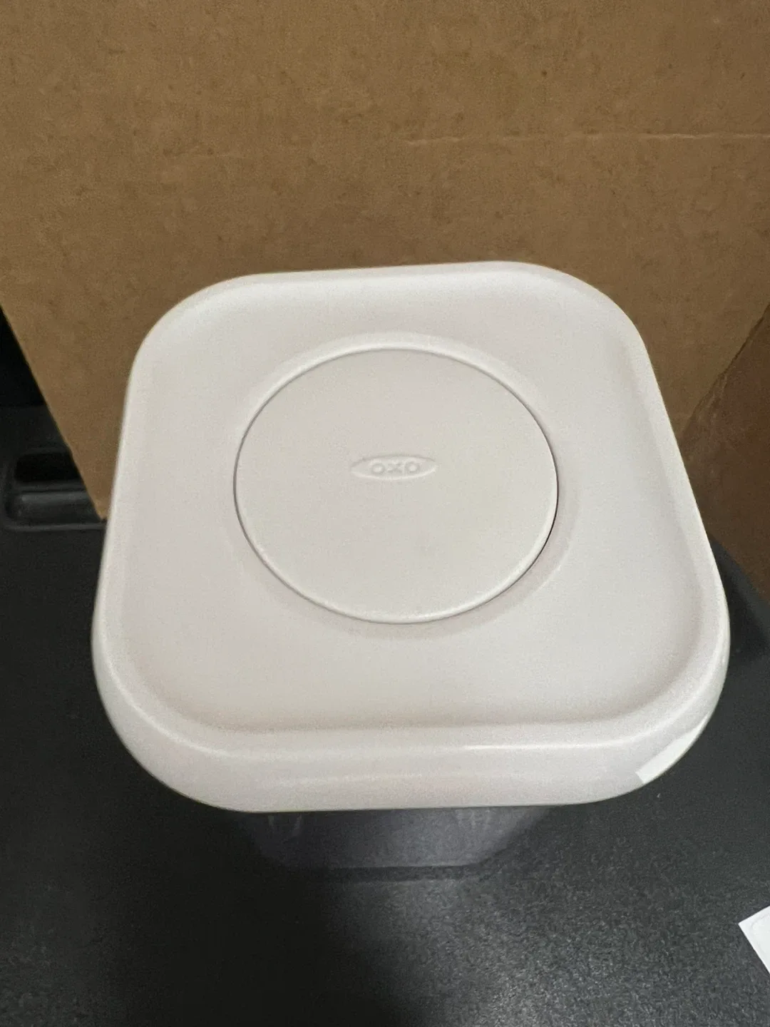 OXO Good Grips 0.9 Qt Airtight Food Storage Container image indicator(2)