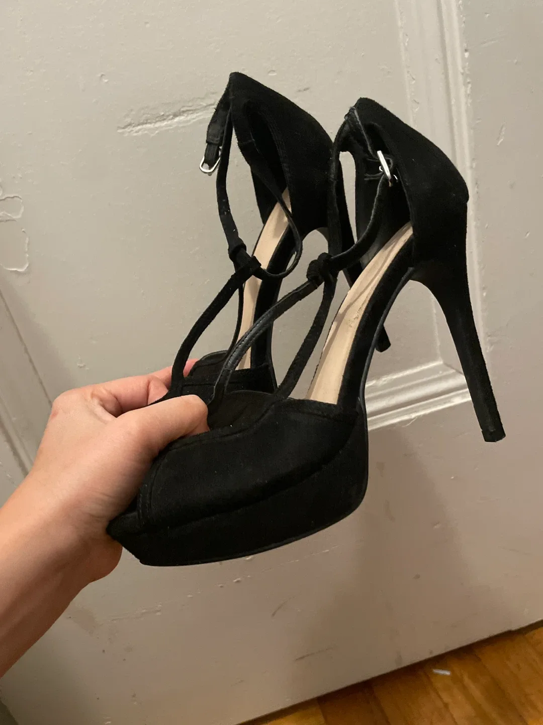 Black Heels Size 6 image indicator(3)